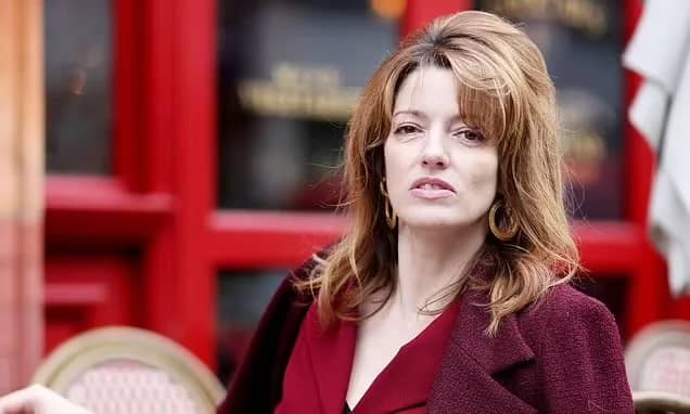 كاتبة بريطانية: لقد خذلتني الحركة النسوية وخذلت جيلي كله