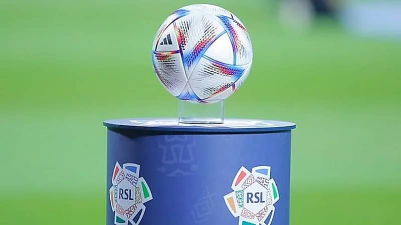 أندية روشن تشكو من تكاليف اللاعبين الأجانب