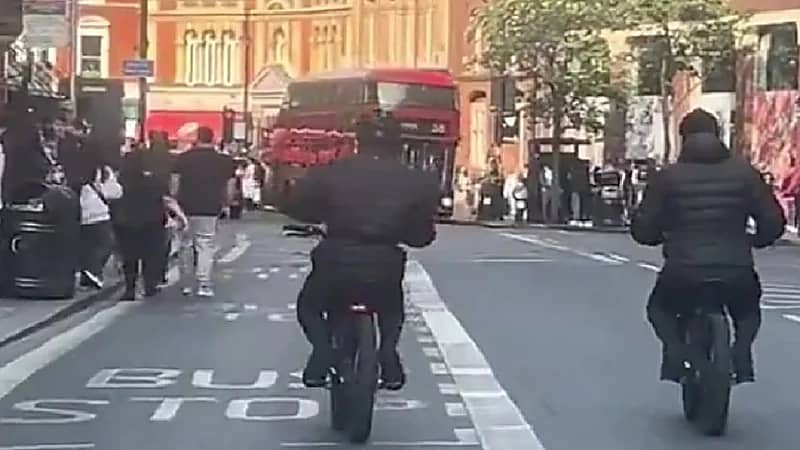 سرقة الهواتف بلندن مستمرة وصارت حلبة بين الحرامية من يسرق أكثر .. فيديو