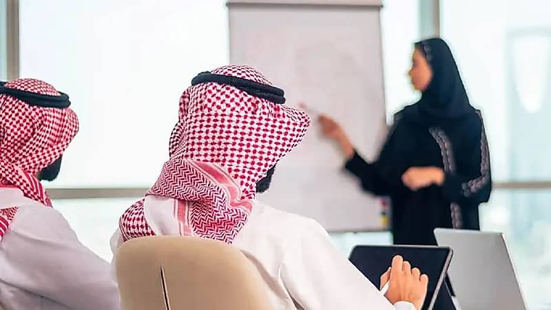 حالة يجوز فيها تعويض الموظف ماديا عن الإجازات غير المستخدمة.. فيديو