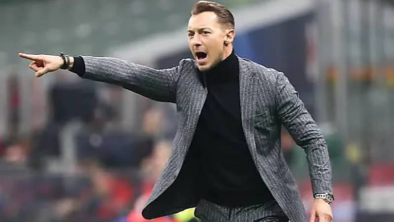 يايسله يرفض فسخ عقد أليوسكي