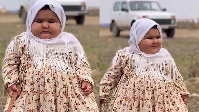 طفلة تتألق بزي الأجداد وتنال تفاعلاً واسعًا: الخبز المعفوس منفخ خدودها .. فيديو