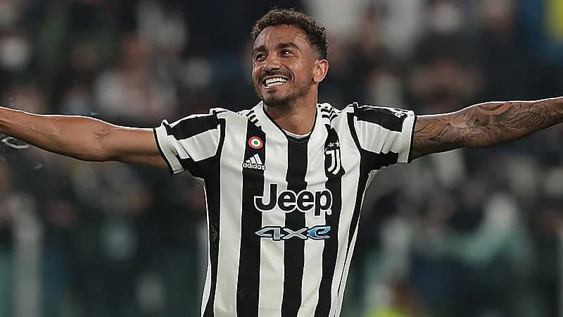 النصر ينافس نابولي لضم دانيلو