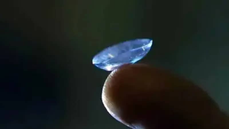 تأثير العدسات اللاصقة على بصر الأطفال