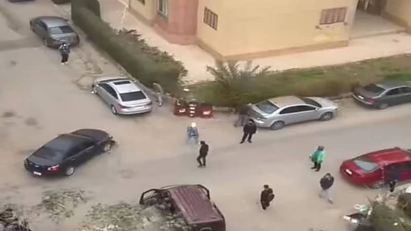جدل بسبب فيديو تعرض سائق سيارة مدرسية للاعتداء في مصر..  فيديو