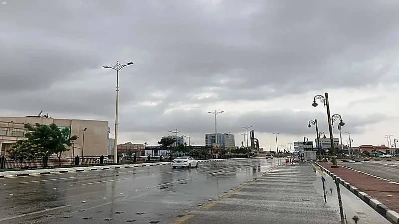 الحصيني: استمرار الحالة الممطرة مع برد وسيول