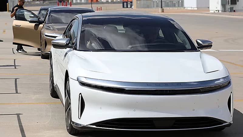 خبير سيارات: تسلا رأت جدية المملكة في الاستثمار في السيارات الكهربائية. فيديو