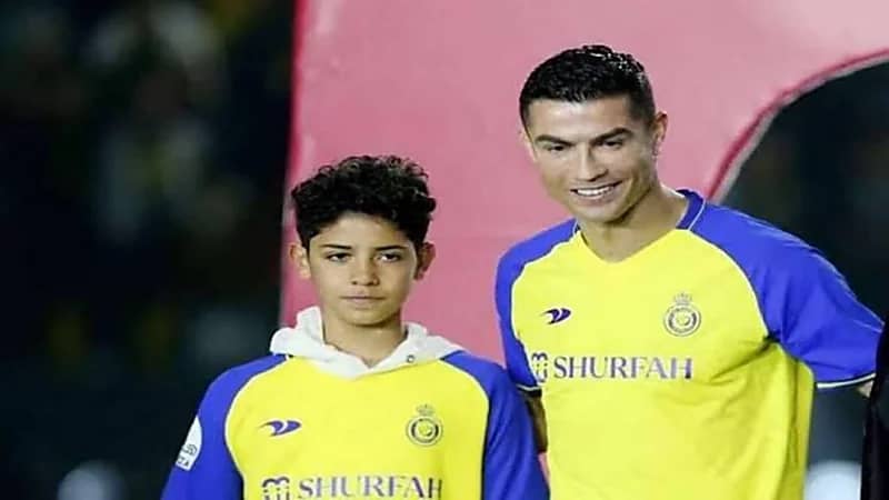 أحدث ظهور لـ"كريستيانو جونيور" في أحد المطاعم..صور