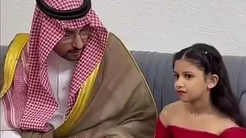 زيارة صاحب السمو الأمير عبدالإله ال سعود لطفلة مصابة بمرض نادر ..فيديو