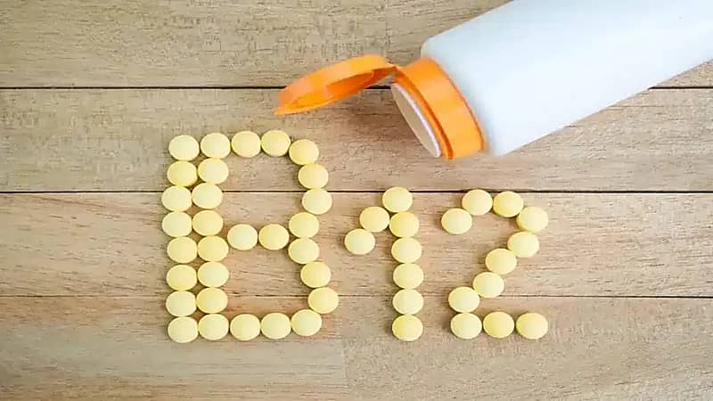 علامات تدل على نقص فيتامين B12.. فيديو