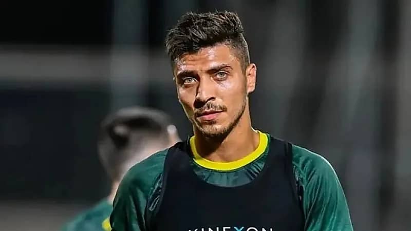 الأهلي المصري يفاوض محترف الخليج