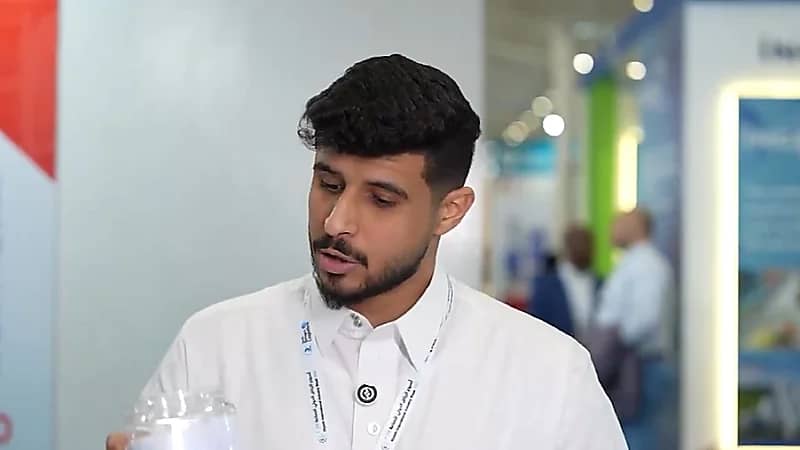 مواطن يروي قصة نجاحه في تأسيس مصنع بلاستيك يخدم القطاع الطبي ..فيديو