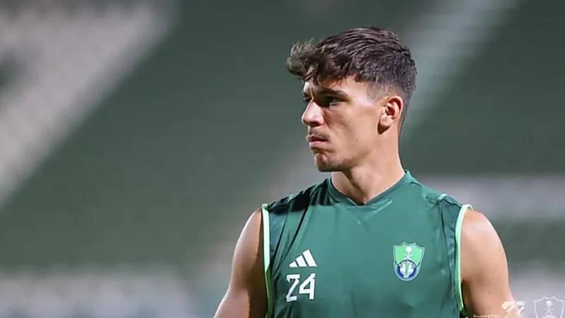 مفاوضات أوروبية لضم محترف الأهلي