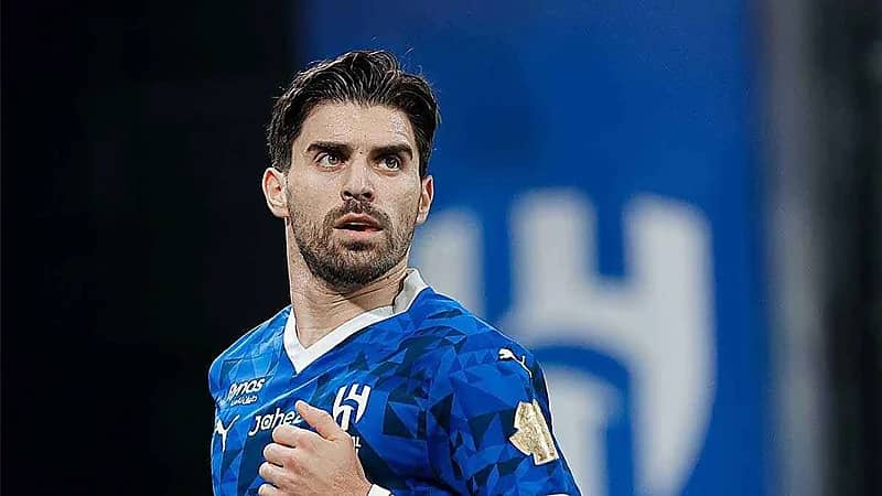 نيفيز: ما حدث فيما يخص منح النصر لنقاط العروبة عار .. فيديو