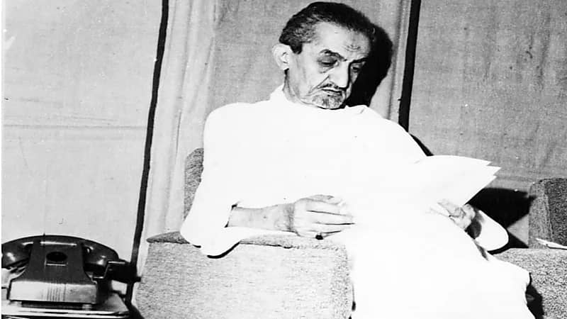 صورة نادرة للملك فيصل بن عبدالعزيز بالإحرام