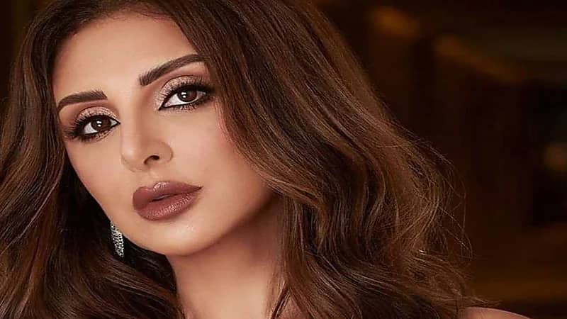 أنغام تخرج عن المألوف وتتفاعل بعفوية مع جمهور "الخبر أرينا".. فيديو