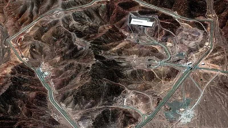 أقمار صناعية تكشف حركة غير معتادة في فوردو النووية بإيران