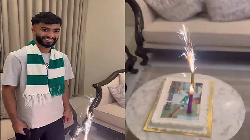 صالح أبو الشامات يحتفل بتوقيعه للأهلي .. فيديو