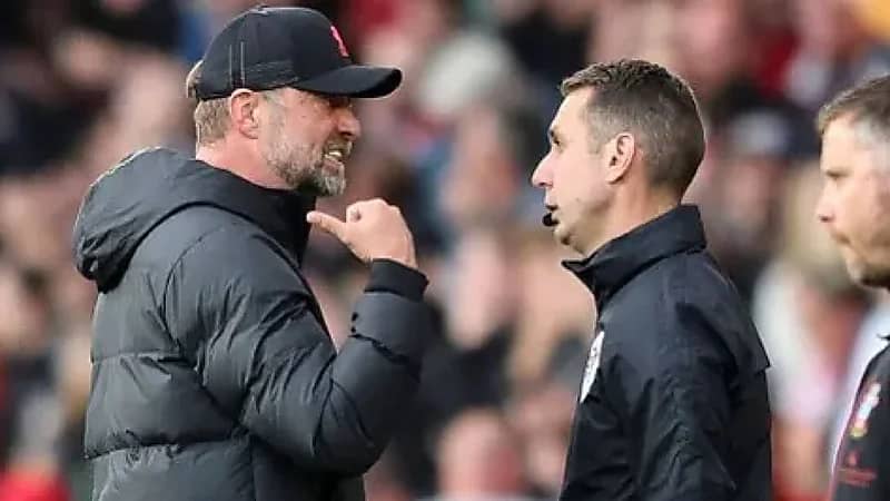 إيقاف الحكم صاحب "فضيحة" ليفربول 8 أسابيع