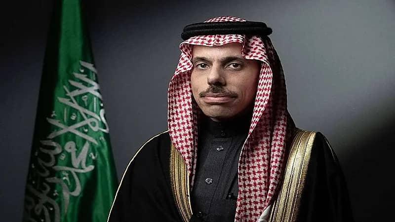 وزير الخارجية يصل إلى إيطاليا