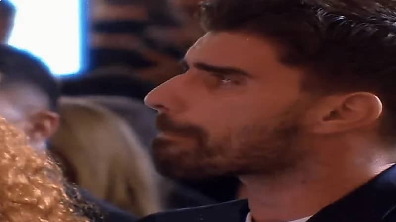 نيفيز ينهار بالبكاء في حفل تكريم جوتا .. فيديو