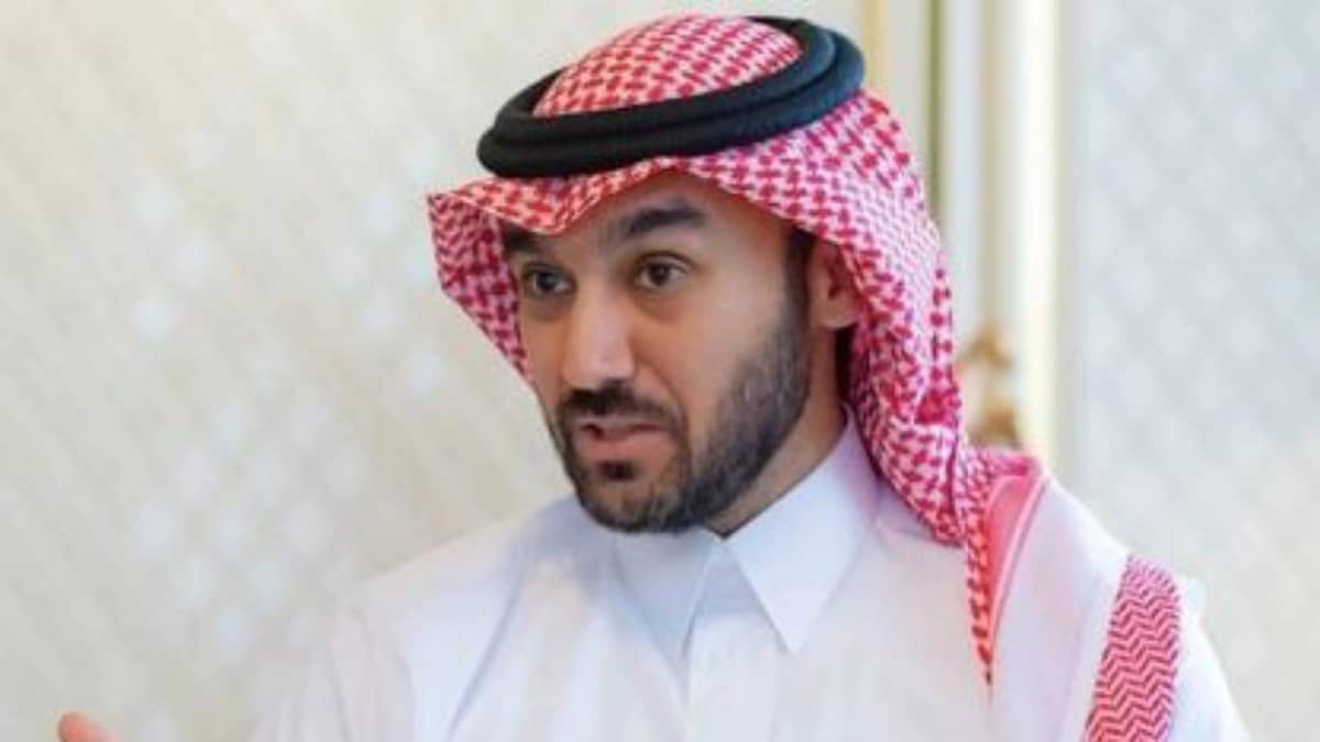 وزير الرياضة يهنئ منتخب الناشئين بعد التتويج بكأس الخليج