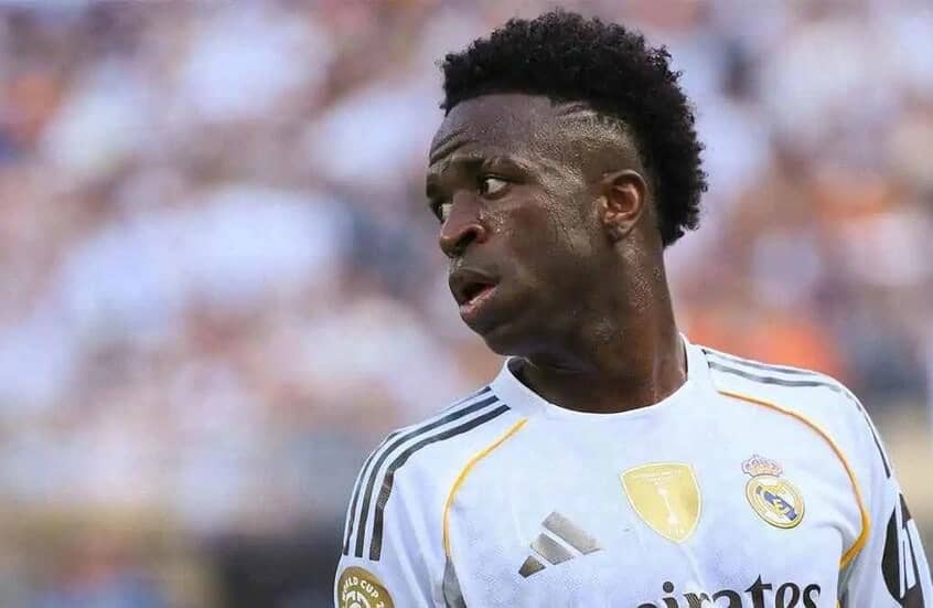 غرم العمري: الأهلي كان يفاوض فينيسيوس وقد يكون فئة A للفريق..فيديو