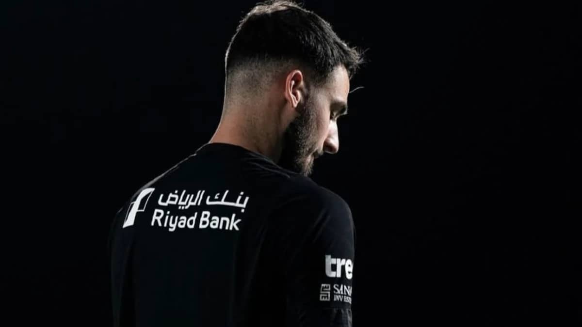 الهلال يستعيد حارسه ماتيو باتوييه قبل مواجهة الشباب