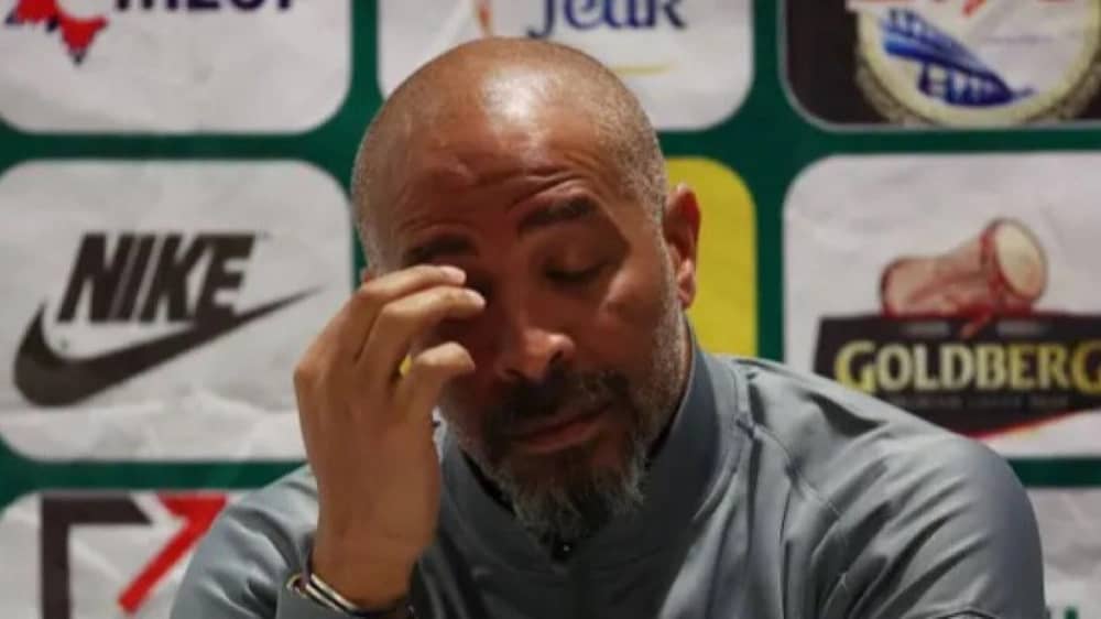 مدرب نيجيريا يعتذر للكونغو عن اتهام السحر