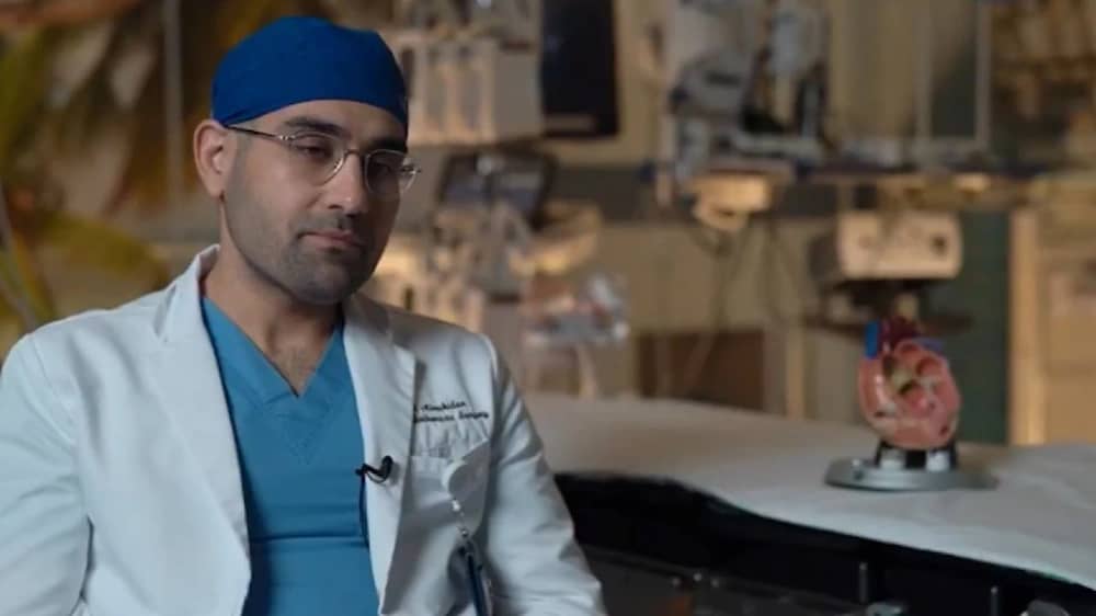 جراح قلب يروي قصة  إنقاذ شاب سعودي من فشل حاد في القلب.. فيديو