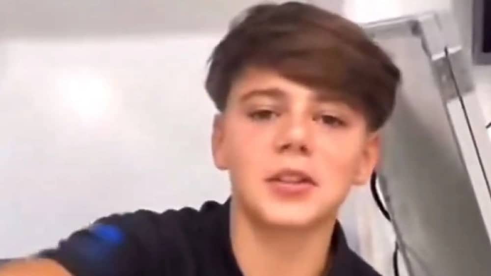 لورينزو  نجل سيموني إنزاغي : تبي تفوز صعبة عليك  .. فيديو