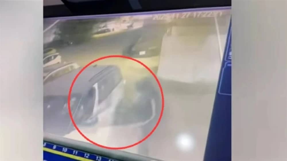 اعتداء بمادة حارقة يشوه   كوافيره عراقية داخل سيارتها.. فيديو