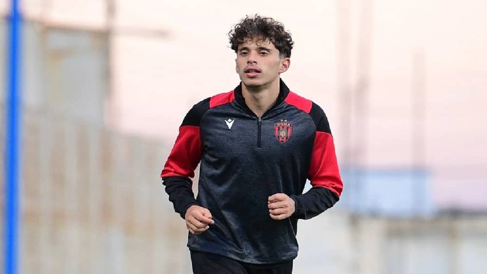 الشباب يدرس ضم ضياء مشيد وأشرف عبادة