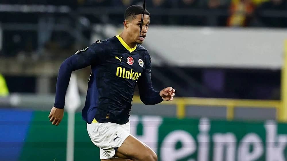 سجن لاعبان من فنربخشه لاعتدائهما على مسؤول في غلطة سراي