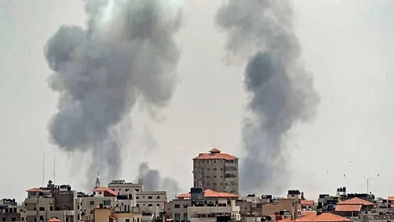 استشهاد فلسطينية وإصابة العشرات في سلسلة غارات شنتها طائرات الاحتلال على قطاع غزة