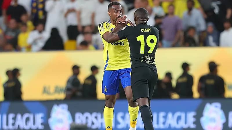 الانضباط تعاقب ديابي ومدرب الأهلي