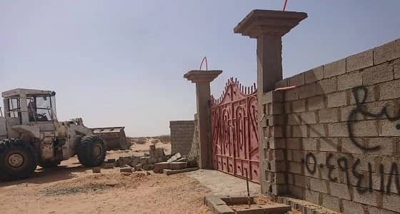 بالصور.. إزالة 15 حوش وإحداثات مخالفة بأراضي حكومية في عشيرة