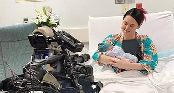 مقدمة برامج تبث ولادتها القيصرية على الهواء