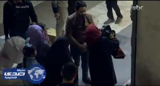 بالفيديو.. سيدة تتخلص من ابنها بسبب «الجوع»