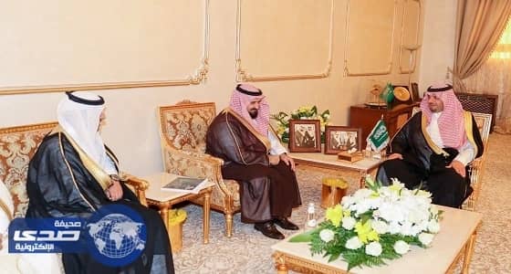 أمير الحدود الشمالية يستقبل منسوبي التعليم بمناسبة اليوم العالمي للمعلم