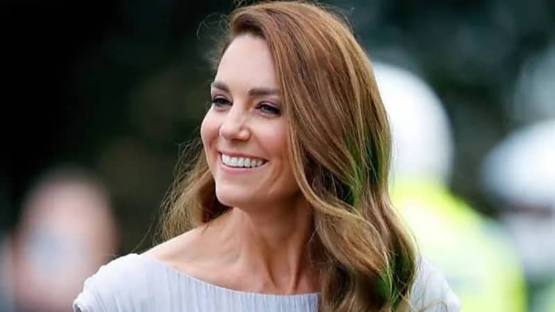 الملكة المستقبلية لبريطانيا تبهر العالم بالعزف على البيانو في مسابقة عالمية