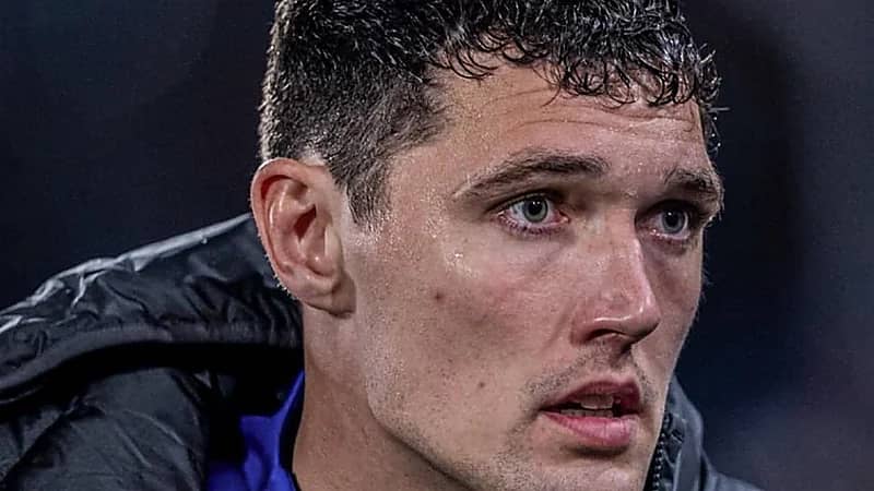 كريستنسن يرفض عروضاً من دوري روشن والبريميرليغ