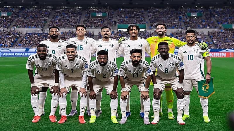 خطأ إداري يؤجل عودة الأخضر من اليابان