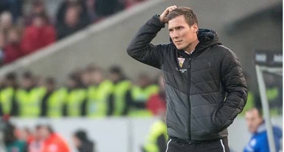 إقالة مدرب شتوتجارت عقب الخسارة من شالكه
