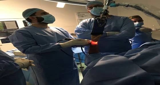 أول عملية منظار لمفصل الرسغ لثلاثيني بمدينة الملك عبدالله الطبية