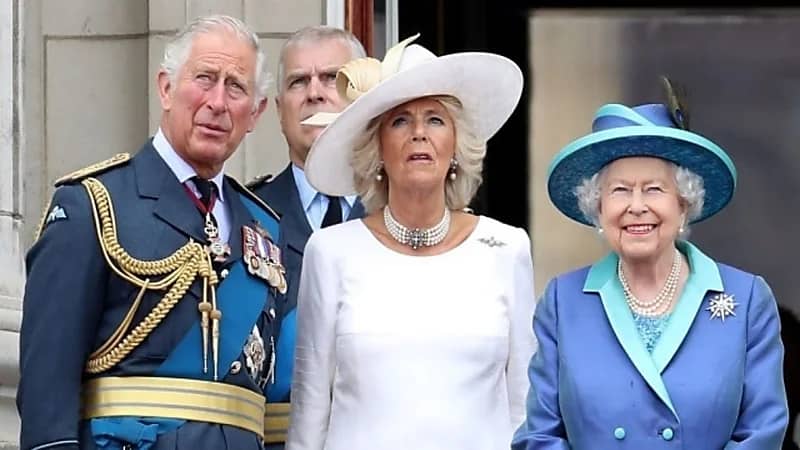 تغيير النشيد الوطني البريطاني ووضع وجه تشارلز الثالث على العملات