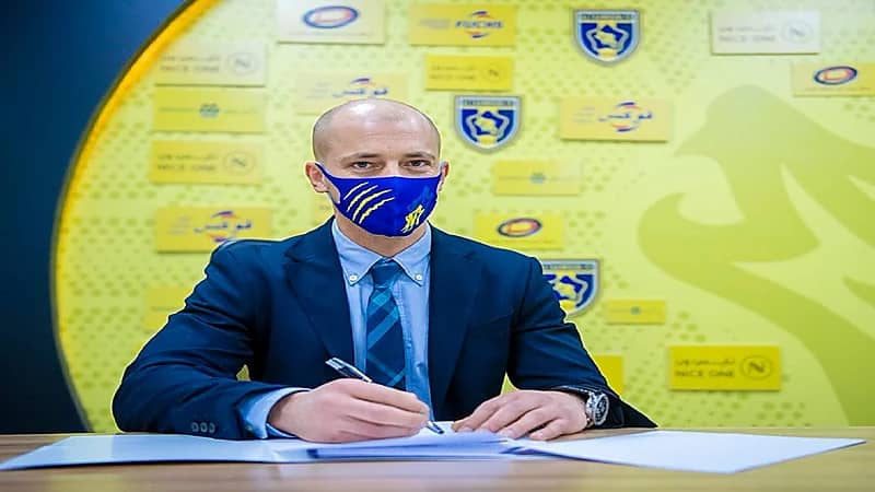 التعاون يعلن التعاقد مع المدرب "نيستور إل مايسترو" رسمياً