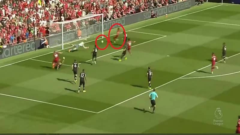 شاهد.. لحظة إهدار صلاح فرصة تسجيل هدف محقق 