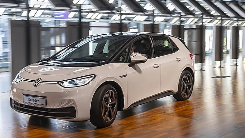 "فولكس فاغن" تختبر طراز ID.6 كروس الكهربائي