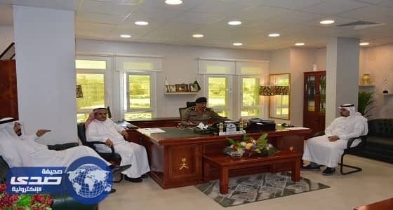 السليس والشهري يناقشان إيجاد الأعمال المناسبة للنزلاء المفرج عنهم من سجون عسير